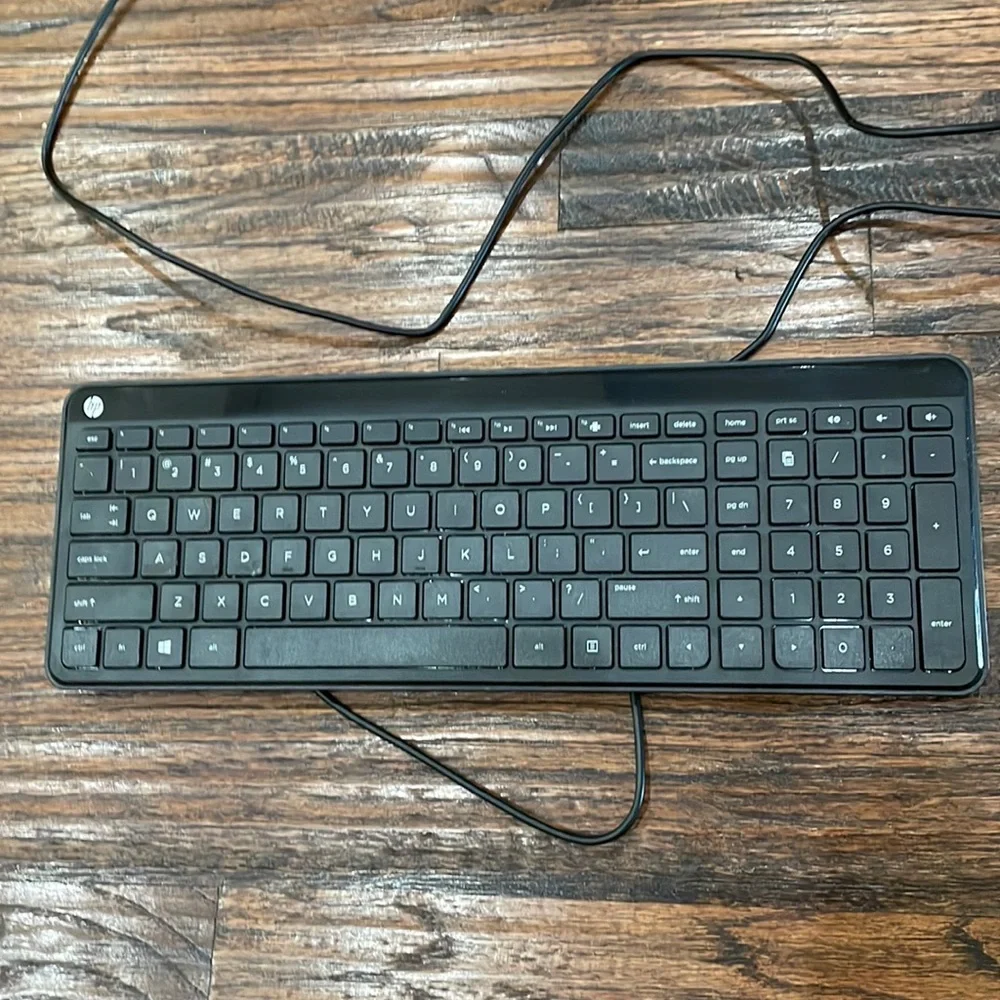 HP Black Wired Full-Size USB Keyboard with Numeric Keypad